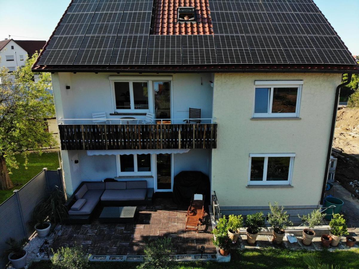 Gemuetliche 3 Zimmer Wohnung Mit Grosszuegiger Terrasse Im Gruenen Reutlingen Extérieur photo