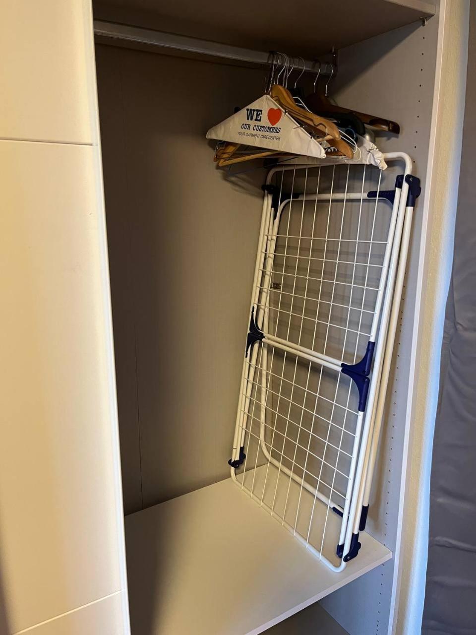 Gemuetliche 3 Zimmer Wohnung Mit Grosszuegiger Terrasse Im Gruenen Reutlingen Extérieur photo